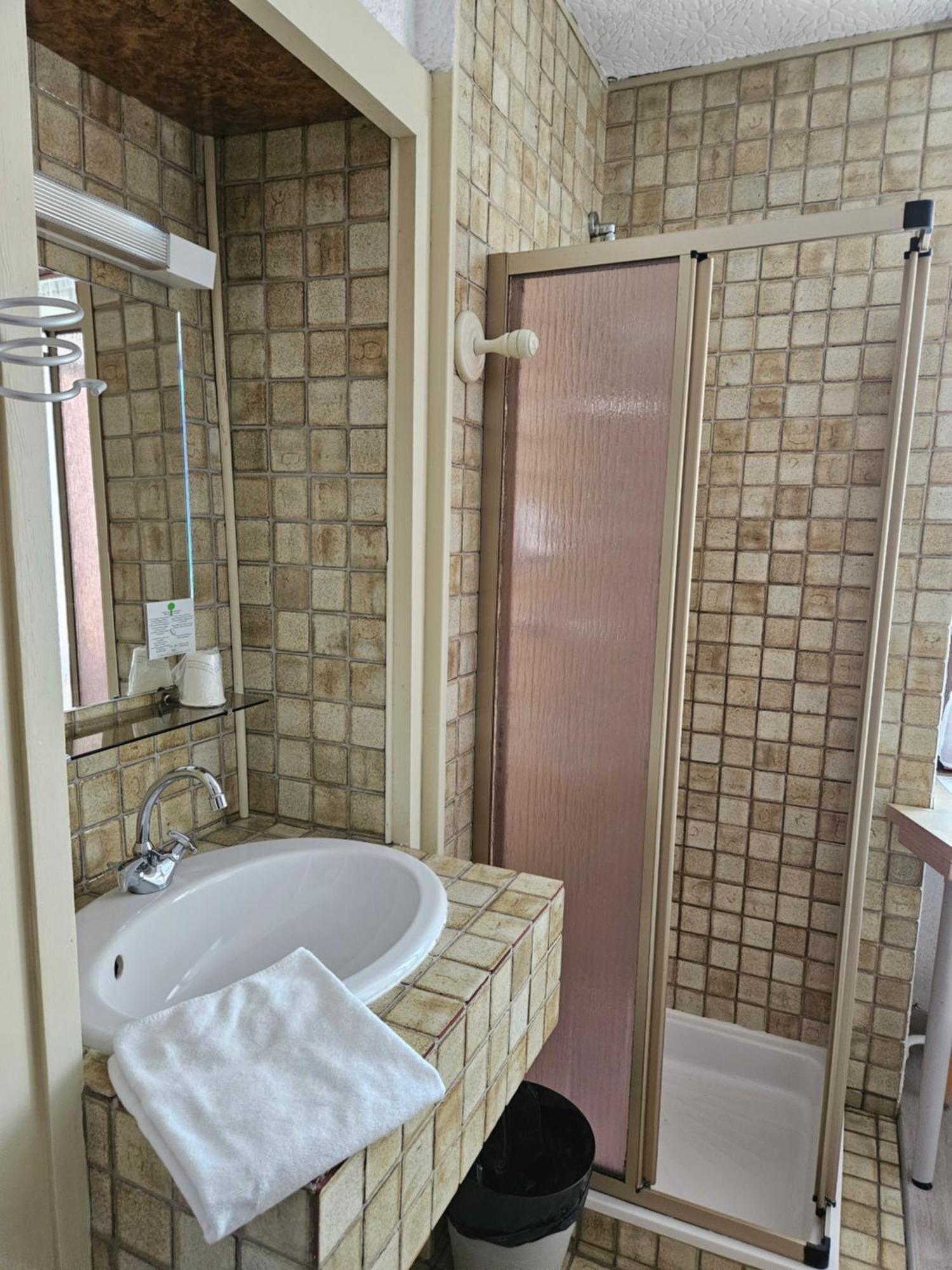 Hotel Du Midi Домен Экстерьер фото